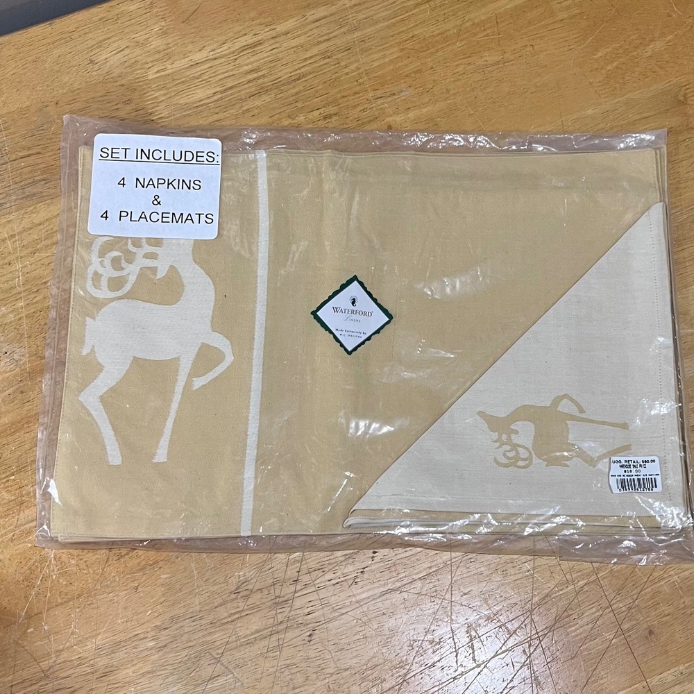Waterford Linens Reindeer Christmas Placemat Napkin Set 8pc Wheat Gold Vtg 2003